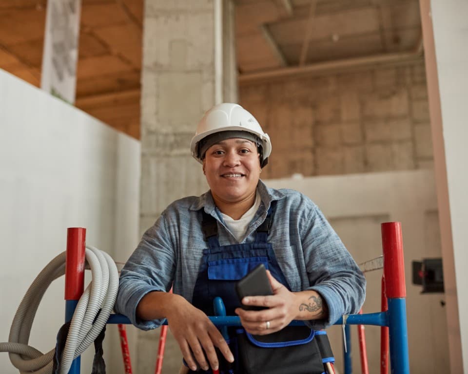 Construction worker on site - IncoXchange cash flow solutions